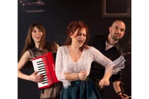 Ελένη Ράντου:  Είχε ξεχάσει ότι είχε γενέθλια  - Η έκπληξη που ετοίμασαν οι φίλοι της που της το θύμισαν