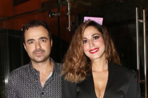 Κατερίνα Παπουτσάκη - Θάνος Χατζόπουλος: Εξόρμηση στην παραλία για το ερωτευμένο ζευγάρι - εικόνα 5