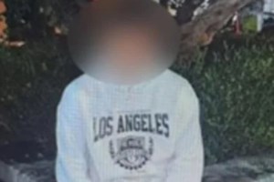 Πάτρα: "Είμαι αθώος, δεν έγινε ομαδικός βιασμός" δηλώνει ο... καταζητούμενος "μποξέρ" - Διασκέδαζαν στο κρατητήριο οι άλλοι δύο [βίντεο] - εικόνα 2