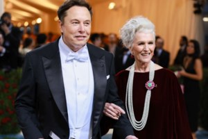 Ωμός εκβιασμός Έλον Μασκ στους εργαζόμενους του Twitter: Ή θα δουλεύετε πολλές ώρες σκληροπυρηνικά ή απολύεστε