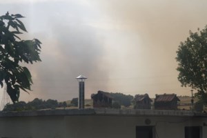 Αναζωπυρώθηκε η φωτιά στα Γρεβενά εξαιτίας των ανέμων - Εκκενώθηκαν 6 οικισμοί