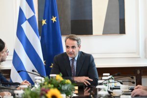 Τα κρίσιμα ραντεβού Μητσοτάκη στο Κάιρο για το Μεσανατολικό - Ποιες χώρες συμμετέχουν στη διάσκεψη