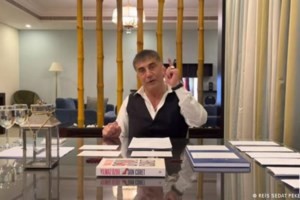 Σάλος στην Τουρκία: Ο Ερντογάν έκανε και... 3η δόση του εμβολίου - "Στους πολίτες ούτε μία δόση και στον Ερντογάν τρεις"