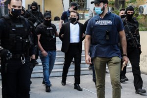 Η δικηγόρος της ψυχολόγου αποκαλύπτει: Ελεγε δημοσίως καλά λόγια για τον πιλότο μετά από οδηγίες της ΕΛ.ΑΣ. - εικόνα 2