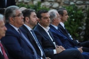 Ο Μητσοτάκης ρίχνει το γάντι στον Τσίπρα για τον φράχτη στον Έβρο: "Να απαντήσει ξεκάθαρα, θα τον ξηλώσει ή όχι;" - εικόνα 2