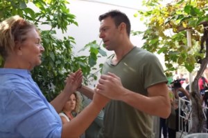 Ταξίδι αστραπή του Στέφανου Κασσελάκη στις ΗΠΑ- Θα μαζέψει τα ρούχα του, θα κάνει  και επαφές