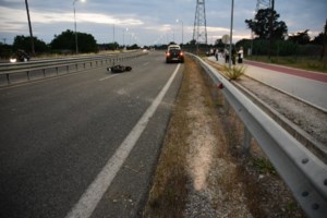Σκόπελος: Βάρκα έφυγε από το τρέιλερ και σκότωσε 70χρονη πάνω σε "γουρούνα" στο αντίθετο ρεύμα