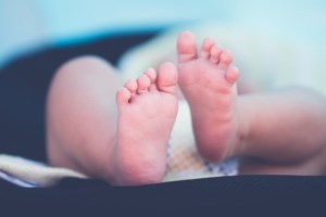 Πάλευε για 10 χρόνια να γίνει μητέρα - Απέκτησε τρία παιδιά αλλά τώρα κάθεται στο εδώλιο για τριπλή παιδοκτονία - εικόνα 6