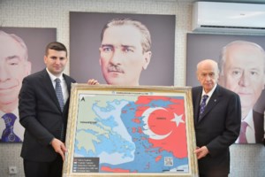 Σάλος στην Τουρκία με τα πανάκριβα γυαλιά Cartier του Ερντογάν: Πάνω από 3.100 ευρώ η αξία τους - εικόνα 3