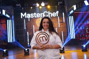 Κρατερός Κατσούλης: Δείτε το νέο look του - Η αλλαγή που έκανε για τον ρόλο του - εικόνα 6