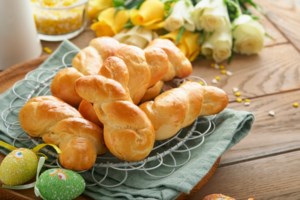 Συνταγές για τα πιο γευστικά και τραγανά πασχαλινά κουλουράκια από δύο πασίγνωστους σεφ - εικόνα 2