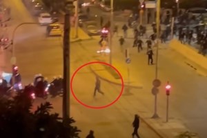 Νέα Σμύρνη: Σοκάρουν οι καταθέσεις των αστυνομικών -  "Φώναζαν γ@μήστε τον, ψόφα κ@λ@μπατσε"