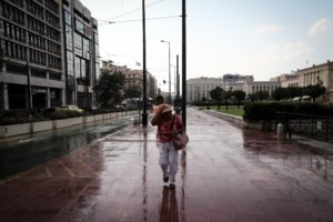 Φωτιά τώρα στην Παιανία: Σηκώθηκαν 2 ελικόπτερα