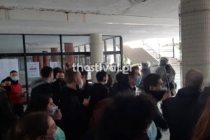 ΑΠΘ:  Προσαγωγή και του γραμματέα της Νεολαίας ΣΥΡΙΖΑ Θεσσαλονίκης για τα επεισόδια