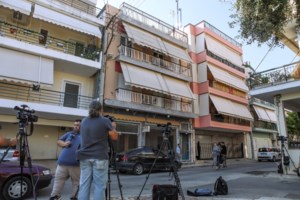 Περιστέρι: Πληροφορίες ότι ο σύντροφος της 17χρονης κρύβεται σε σπίτι στα βόρεια προάστια