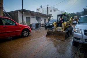 "Πνίγηκε" η Κρήτη: Νέες πλημμύρες στο Οροπέδιο Λασιθίου - Μεγάλες καταστροφές στο οδικό δίκτυο του νησιού - εικόνα 7
