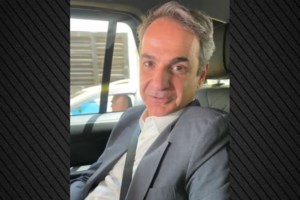 Η Αντζελα που άνοιξε καφέ και το επισκέφθηκε ο Μητσοτάκης, απαντάει σε όσους της επιτέθηκαν: "Get your shit and go" [βίντεο]