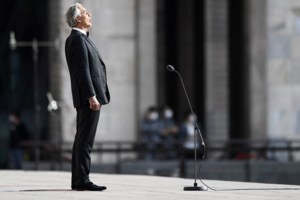 Αύξηση των κρουσμάτων και μείωση των νεκρών στην Ιταλία-Δωρητής πλάσματος ο Αντρέα Μποτσέλι