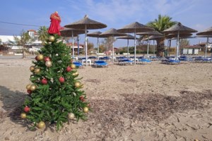 Λάτρεις των Χριστουγέννων οι Έλληνες - Έξι στους δέκα θα ξοδέψουν τα ίδια ή περισσότερα από πέρυσι