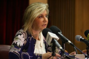 Πανελλήνιες 2021: Αυτές είναι οι απαντήσεις στα θέματα της Νεοελληνικής Γλώσσας - Το ποίημα του Γκάτσου και οι προσδοκίες των νέων για το μέλλον