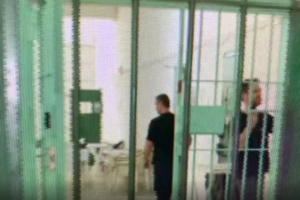 Μονή Πετράκη: "Την ιδέα την πήρα από την Έφη, που έριξε καυστικό υγρό στην Ιωάννα" - Τι λέει μέσα από τη φυλακή ο ιερέας - εικόνα 2