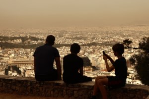 Απαισιόδοξες οι πρώτες εκτιμήσεις Μαρουσάκη για τον καιρό το Πάσχα: Θα είναι άστατος, δεν αποκλείονται βροχές