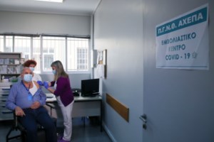 Θεσσαλονίκη: Το αδιαχώρητο σε συναυλία hip-hop - Χορός και τραγούδι χωρίς αποστάσεις και μάσκες [Βίντεο]