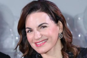 Έλενα Ράπτη: Πάσχα στη Μύκονο με τον σύντροφό της Γιάννη Μπρατάκο - Με δερμάτινα τζάκετ και χαμόγελα - εικόνα 9