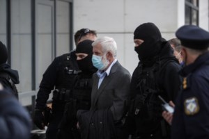 Πέτρος Φιλιππίδης: "Τι με κοιτάς;"- Αλλαγμένος και επιθετικός ο ηθοποιός στο δικαστήριο - Με ποιον τα έβαλε