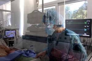 Συγκλονιστικό: Εθελοντές στον Βόλο επισκευάζουν το σπίτι 30χρονης άνεργης που ζει με 185 ευρώ τον μήνα [Εικόνες]