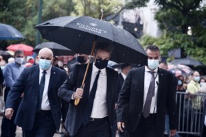 Αποδοκιμασίες σε βάρος του Κυριάκου Μητσοτάκη στη Μητρόπολη: Η έντονη αντίδραση Πορτοσάλτε και τα περίεργα σχόλια της Αυγής