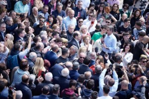 Μητσοτάκης: Ο Σαββόπουλος στοχοποιήθηκε και λοιδορήθηκε από τον ΣΥΡΙΖΑ και τα τρολ του - Ντροπή