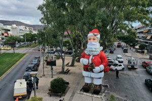 Το τερμάτισαν στη Χαλκίδα με τον χριστουγεννιάτικο στολισμό: Καταγγέλλουν ότι σχηματίζει το "666"