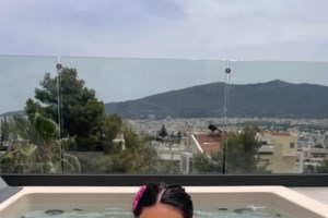 Χριστίνα Μπόμπα για τη μητρότητα: "Είμαι μια άλλη τώρα -  Τσίτωσα τους πρώτους μήνες και μετά χαλάρωσα" [βίντεο]