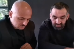 Πέτσας κατά εφημερίδας "Δημοκρατία": "Συκοφαντικό και ανήθικο δημοσίευμα - Θα κινηθώ δικαστικώς"