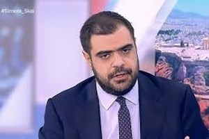 Το έβαλε στα πόδια ο γάτος του ΣΚΑΙ όταν συναντήθηκε με το ρομπότ "Σοφία" onair [βίντεο]