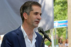 Επίθεση σε Μπακογιάννη: Ποινική δίωξη σε βάρος των δύο συλληφθέντων - Παραπέμφθηκαν στο αυτόφωρο