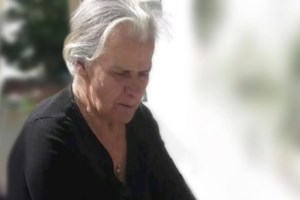 Άγριος καβγάς για λίγο... ψωμί: 90χρονος έπιασε την 80χρονη σύζυγό του από τα μαλλιά κι εκείνη του πέταξε πέτρα - εικόνα 2