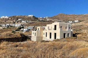 Πλειστηριασμοί: Άλλαξαν χέρια τα οικόπεδα της "Μπάμπης Βωβός ΑΕ" και της οικογένειας Χατζηιωάννου