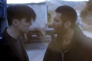 Κάνε ότι κοιμάσαι: Η "αστυνόμος Αννα" έδωσε το πιο δυνατό spoiler για το φινάλε [βίντεο]