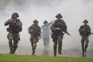 Ισραήλ: Ο Νετανιάχου ανέβασε φωτογραφία - σοκ με ένα ματωμένο παιδικό κρεβάτι - "Η Χαμάς είναι χειρότερη από τον ISIS"