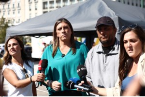 Πάνος Ρούτσι: Σάλος με τα χυδαία σχόλια στο Χ από τα τρολ "Lexotanil" και "LouellaDeVil"