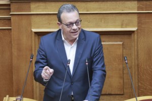 O Κασσελάκης απαντά στον Μητσοτάκη γιατί σπούδασε σε ξένο ιδιωτικό ΑΕΙ: Εκεί δεν είναι αντισυνταγματική μπίζνα της ΝΔ - εικόνα 2