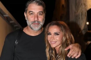 Δέσποινα Βανδή: Viral το "σ’ αγαπώ πολύ" του Βασίλη Μπισμπίκη - Το τραγούδι που προκάλεσε την έκρηξη συναισθημάτων [Βίντεο]