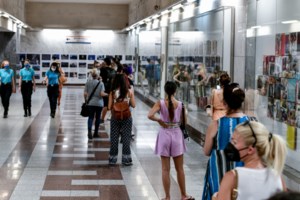 Προειδοποίηση Τζανάκη: Το κακό σενάριο είναι 6.000 κρούσματα την ημέρα τον Αύγουστο - Το βασικό είναι 4.500