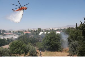 Λέσβος: Μεγάλη φωτιά στο Σκαλοχώρι - Επιχειρούν 4 εναέρια μέσα