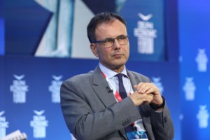 Μητσοτάκης: Με ποιον πολιτικό αρχηγό θα πήγαινε στα μπουζούκια, με ποιον σε έρημο νησί και με ποιον θα έπαιζε μπάσκετ