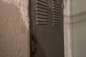 Παγκράτι: Βαρύς οπλισμός, εκρηκτικά και χειροβομβίδες - Τι εντόπισε η ΕΛΑΣ στην αποθήκη - γιάφκα - εικόνα 2