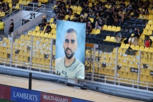 Μεγάλο πρόβλημα στην ΑΕΚ ενόψει Μπράιτον: Στο νοσοκομείο με λοίμωξη ο Μουκουντί