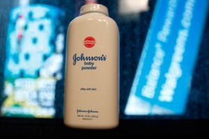 Johnson & Johnson: Αποζημίωση μαμούθ 8,9 δισ. δολ. για τις καρκινογόνες ουσίες στο παιδικό ταλκ - εικόνα 2